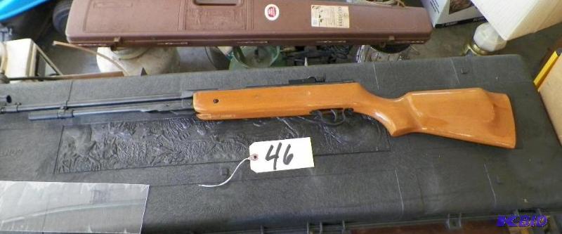 lot 46 image: Wood Stock Pellet Gun