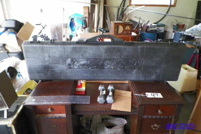 lot 47 image: Hard Gun Case