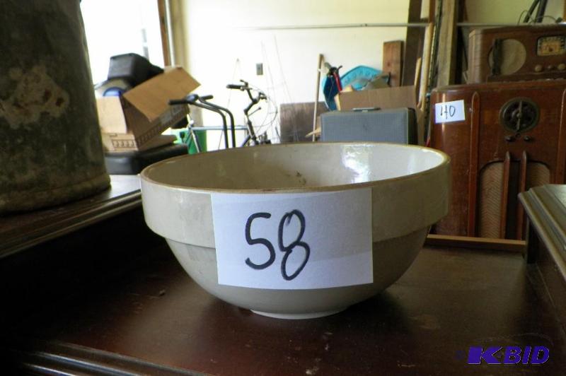 lot 58 image: Red Wing Bowl
