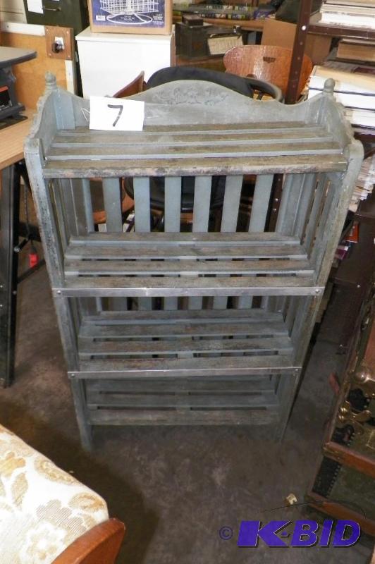 lot 7 image: Antique Shelf