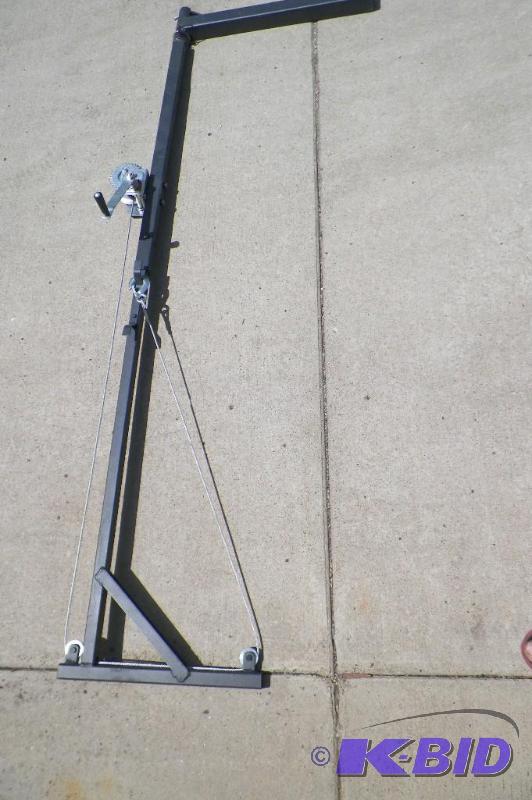 lot 89 image: Hoist