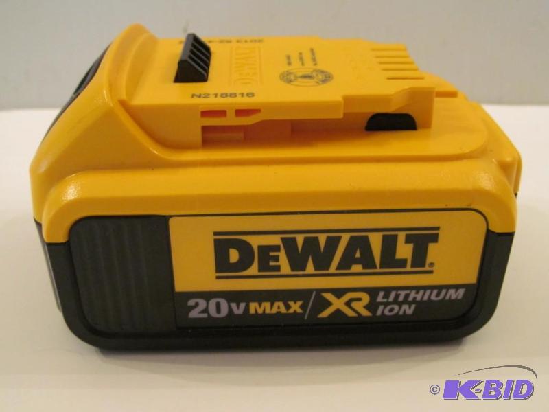 lot 17 image: DeWALT 20 vmax XR Lithium Ion Battery