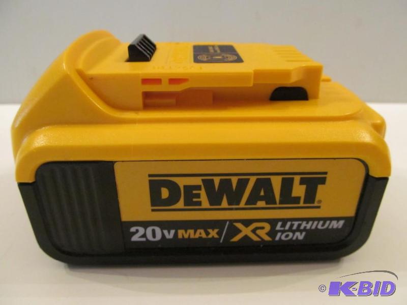 lot 2 image: DeWALT 20 vmax XR Lithium Ion Battery