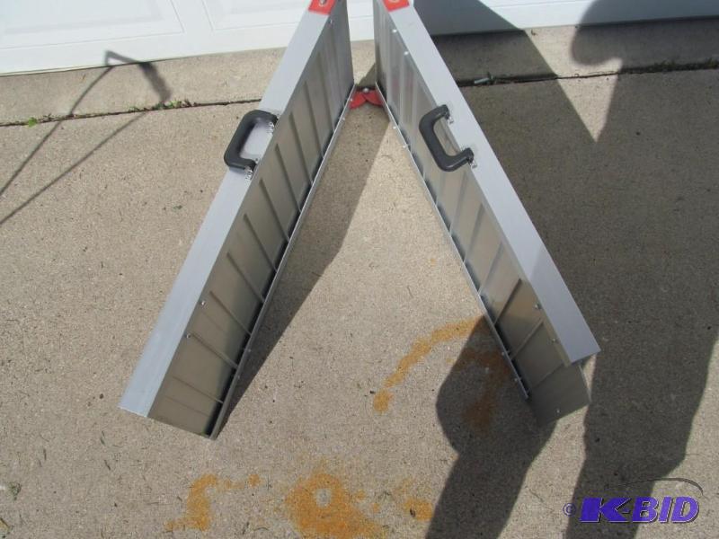 lot 32 image: 6 Aluminum,Folding Suitcase Dog Ramp