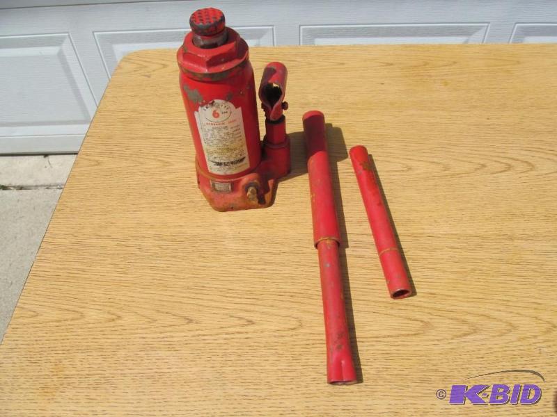 lot 37 image: 6 Ton Bottle jck