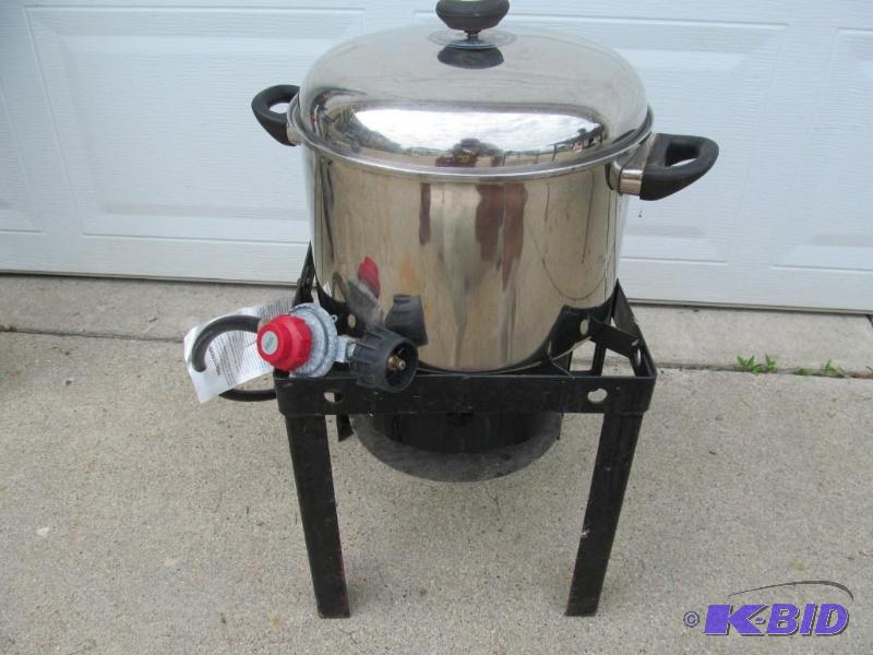 lot 43 image: Outdoor Turkey Cooker