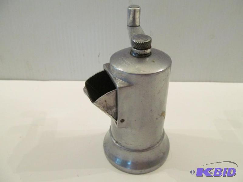lot 5 image: Vintage Pepper Grinder