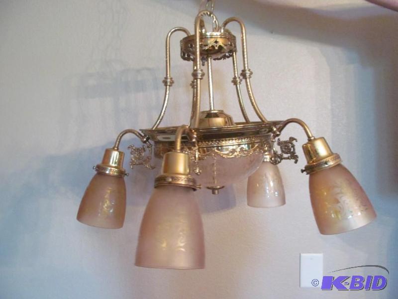 lot 60 image: Vintage Chandelier