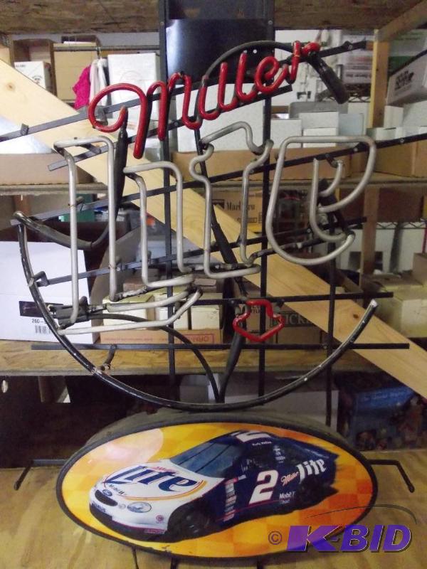 Miller Lite Neon Sign (needs repair)...