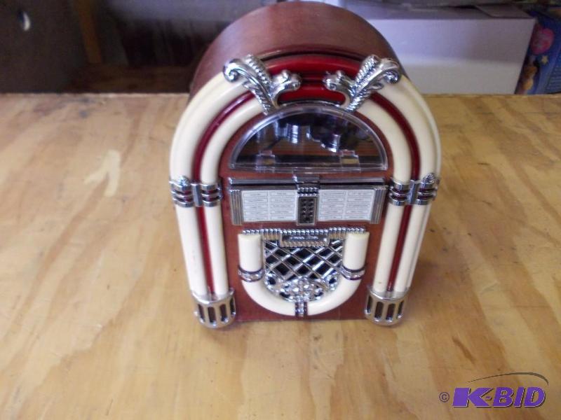 Battery Operated Juke Box Radio...