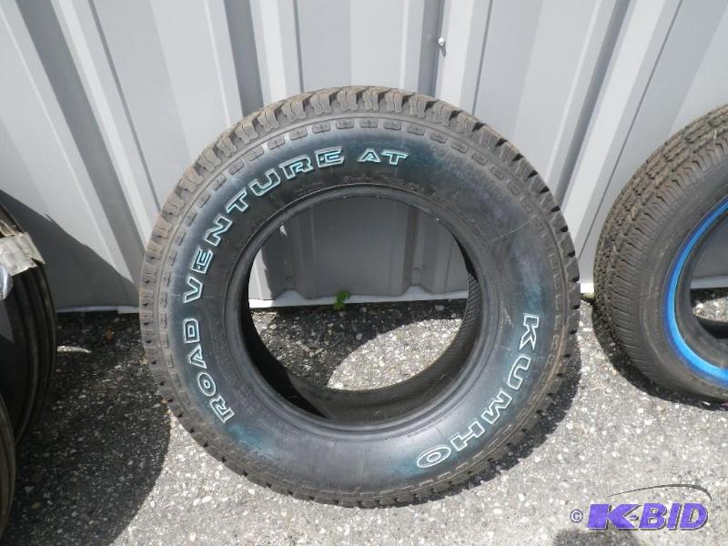 1 New Kumho tire, LT22575R16...