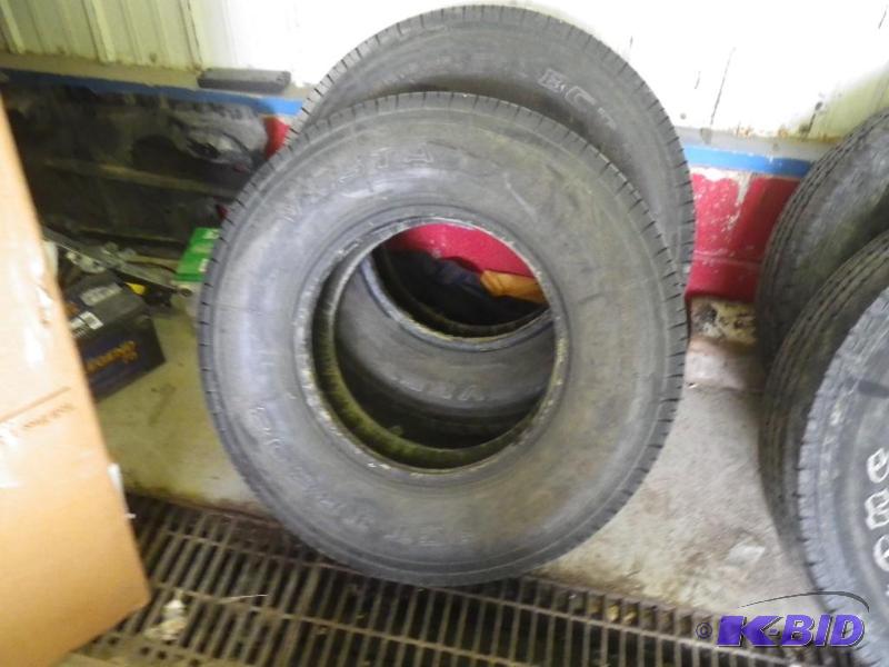2 Vesta BCT JB808 tires, LT23585R16, 432 tr...