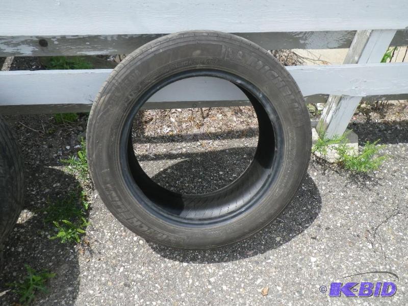 Michelin 23555R18, 632 tread...
