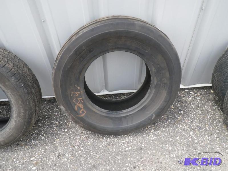 Coop Implement, like new, 7.50-16SL...