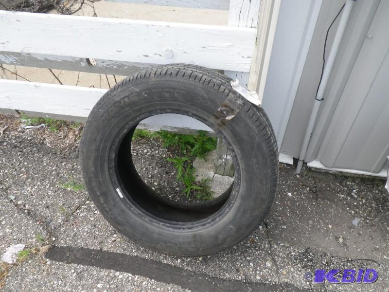 Kelly Navigator, 22560R16, 632 tread...