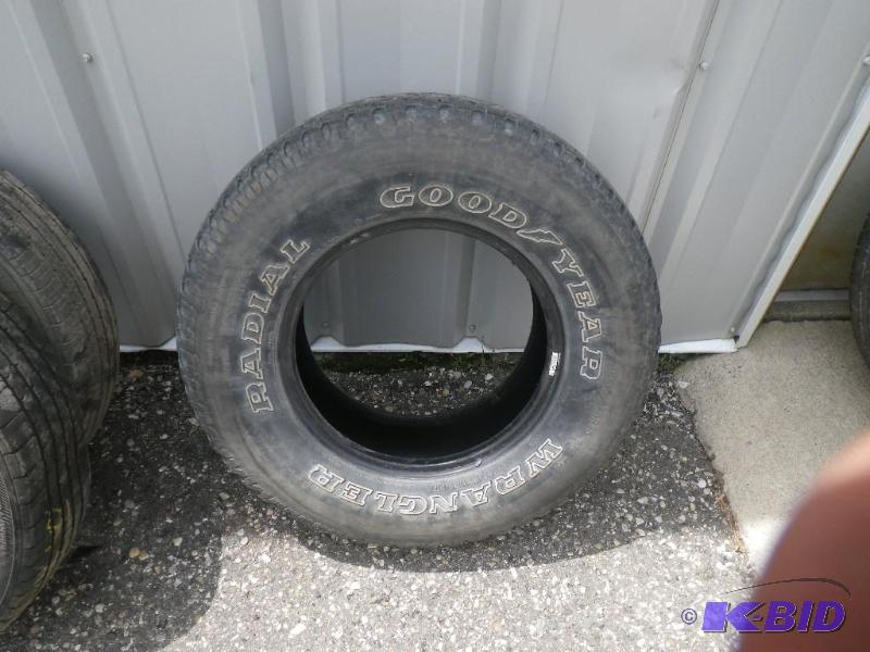 Wrangler 23575R15, 432 tread...