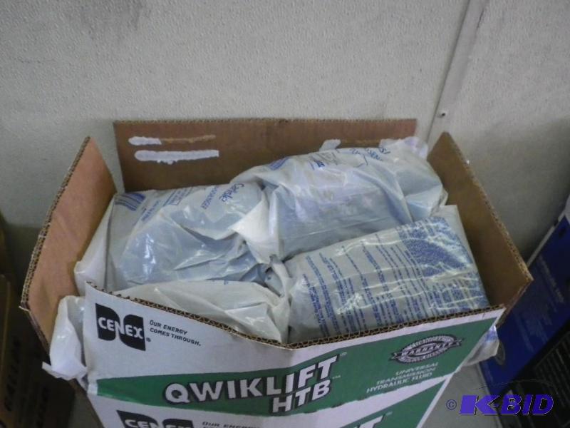Box of new tubes, 7 188.50-8, 7 208.00-10, ...