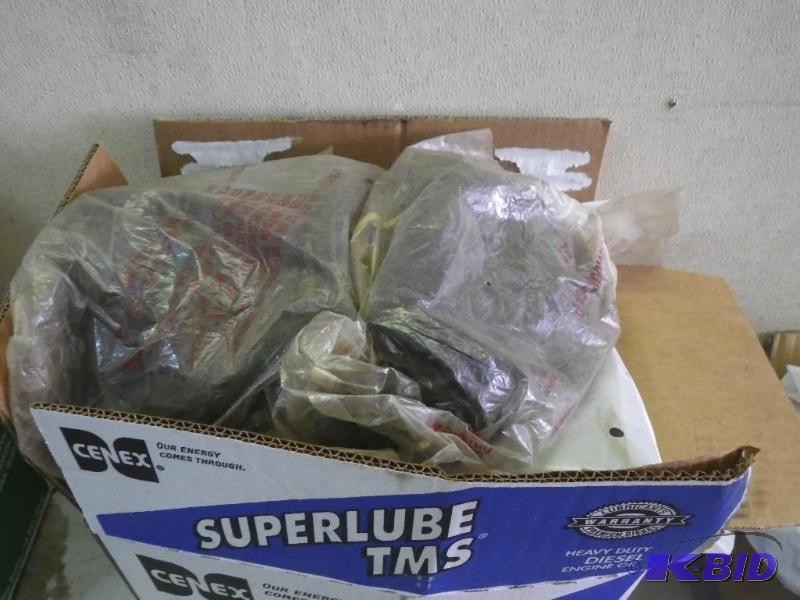 Box of new tubes, 1 13.614L-16.1, 3 12.5L-14...