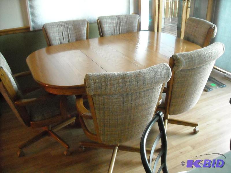 lot 10 image: Dining Rm Set