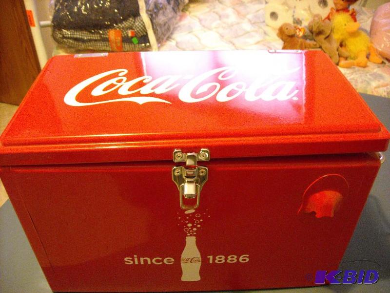 lot 103 image: Red Coca-Cola cooler