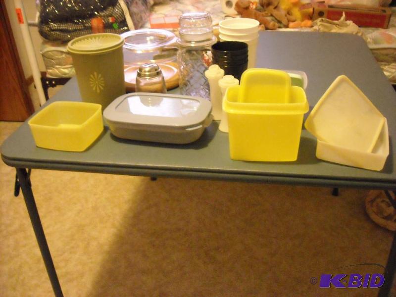 lot 105 image: Misc kitchen