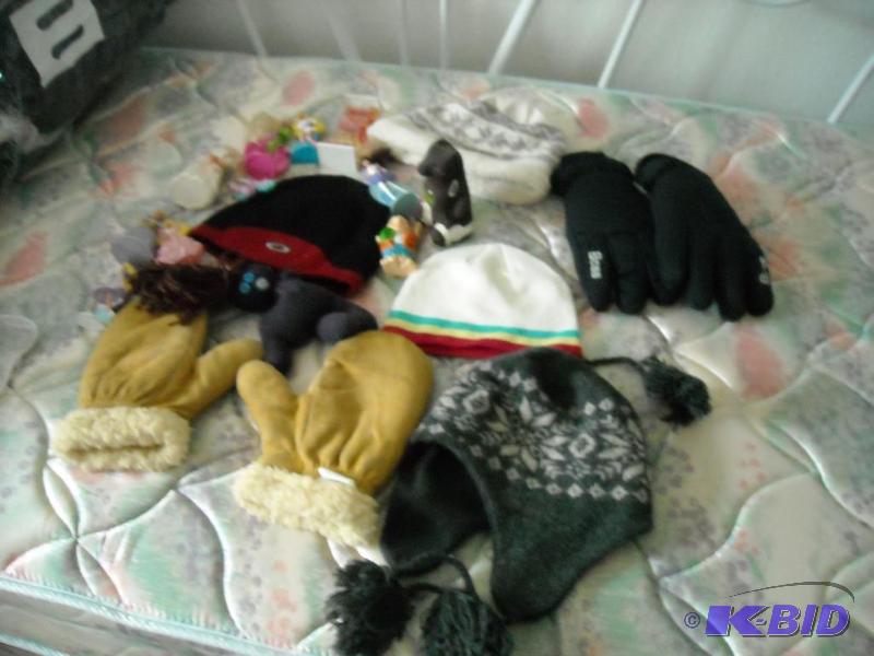 lot 115 image: Misc winter and toys