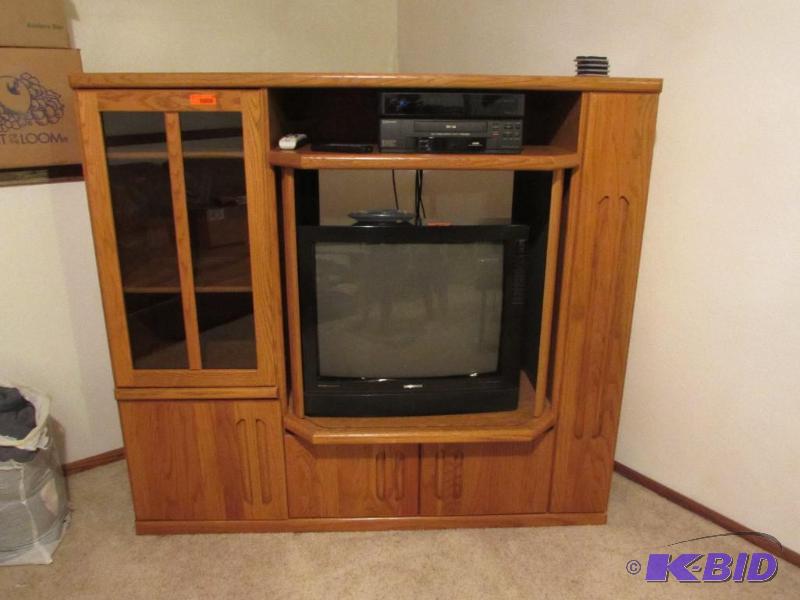 lot 119 image: Blackhawk Oak Entertainment Center