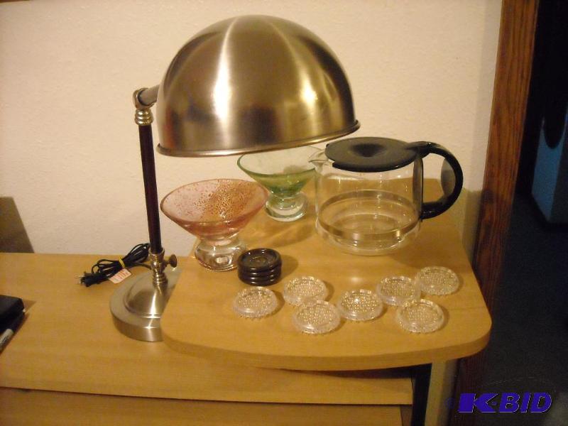lot 122 image: Misc home items