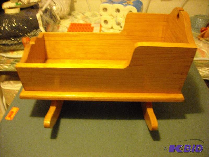 lot 127 image: Oak rocking cradle