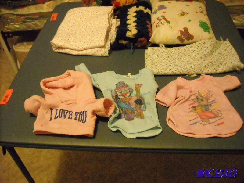 lot 129 image: misc doll items