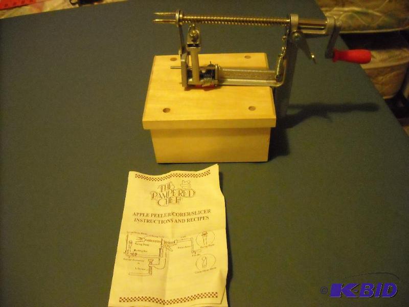 lot 140 image: pampered chef apple peeler, corer and slicer in one