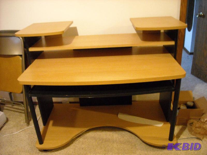 lot 149 image: computer desk on wheels