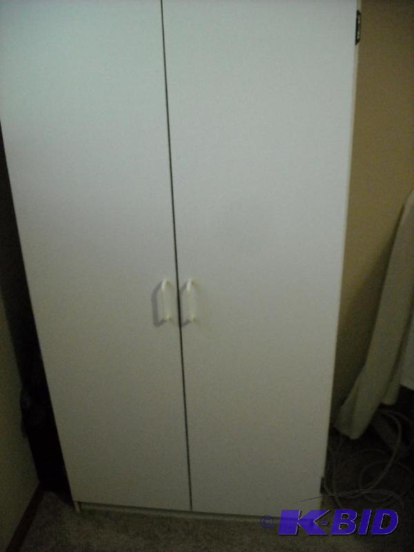 lot 15 image: Cabinet