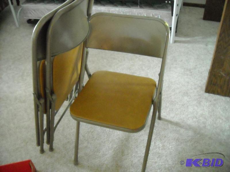 lot 150 image: 3 folding chairs
