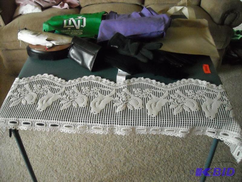 lot 160 image: misc items
