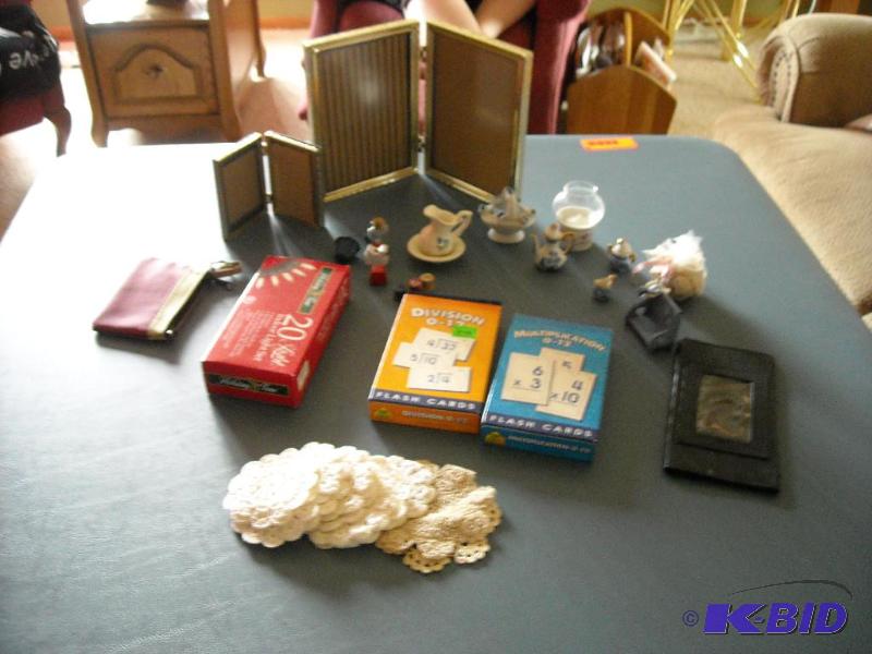 lot 161 image: misc items