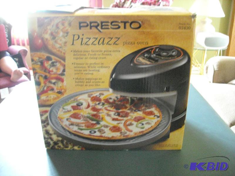 lot 173 image: Presto Pizzazz Pizza Maker in Box