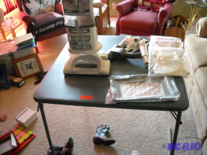lot 183 image: Shark vacuum an accessories