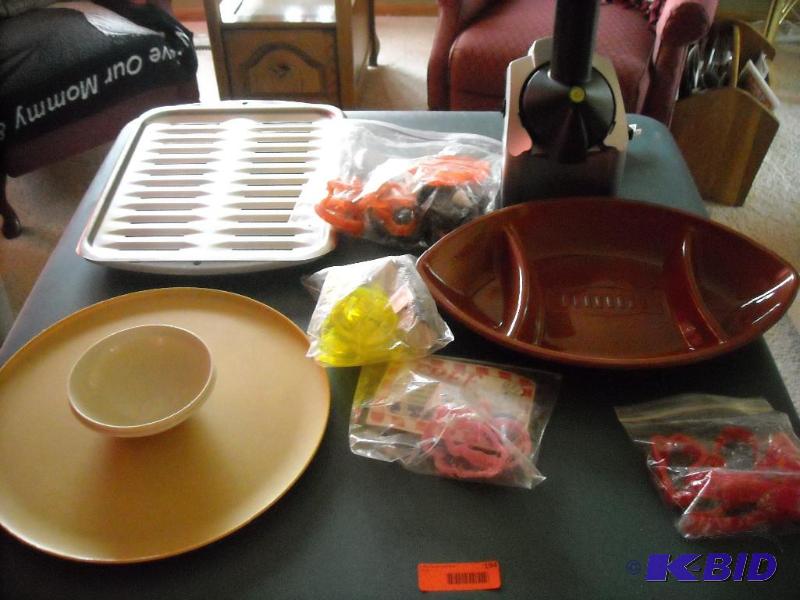 lot 194 image: kitchen items