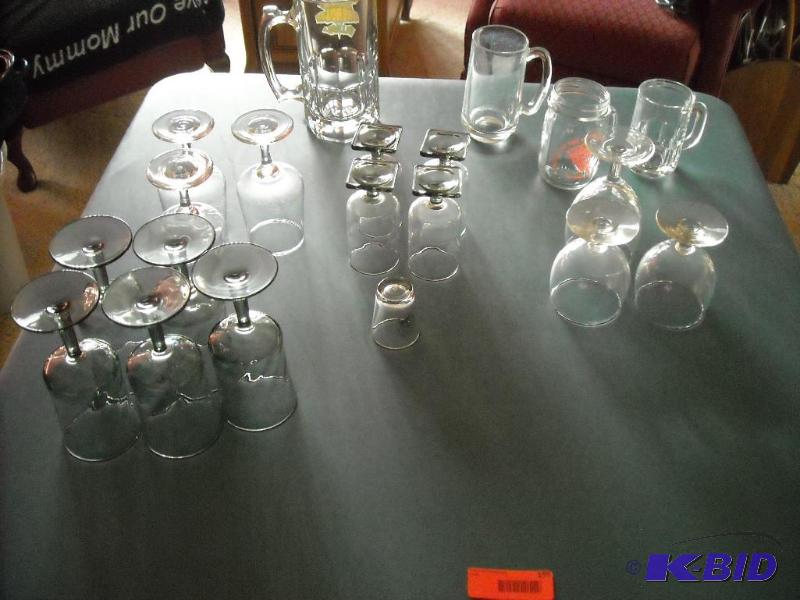 lot 195 image: misc drinking glasses