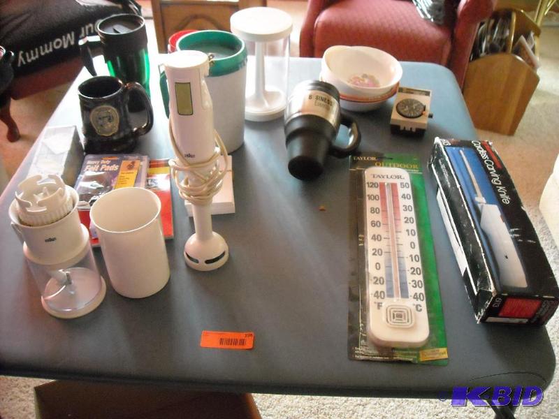 lot 196 image: misc kitchen items