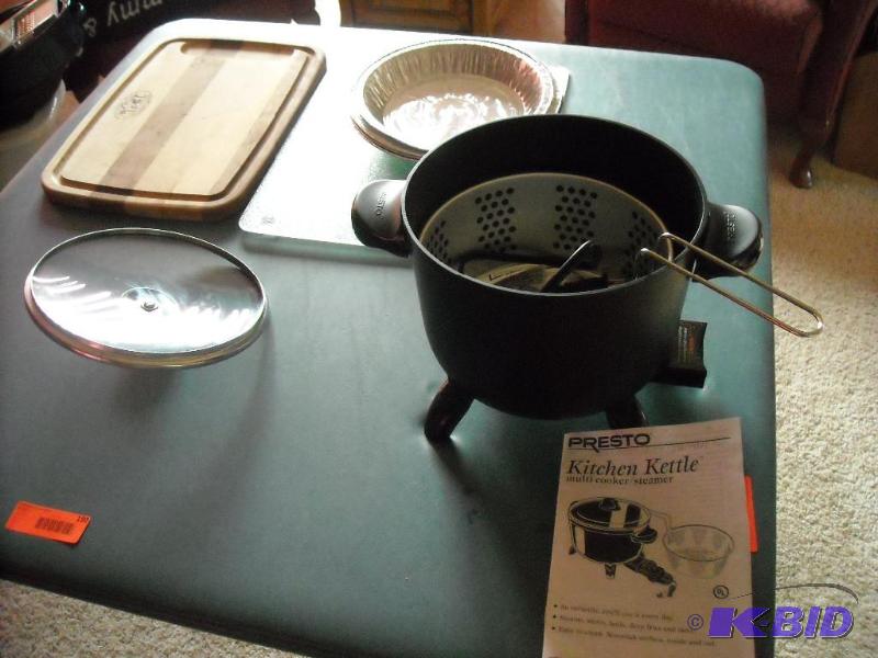 lot 198 image: Deep Fryer and misc kitchen items
