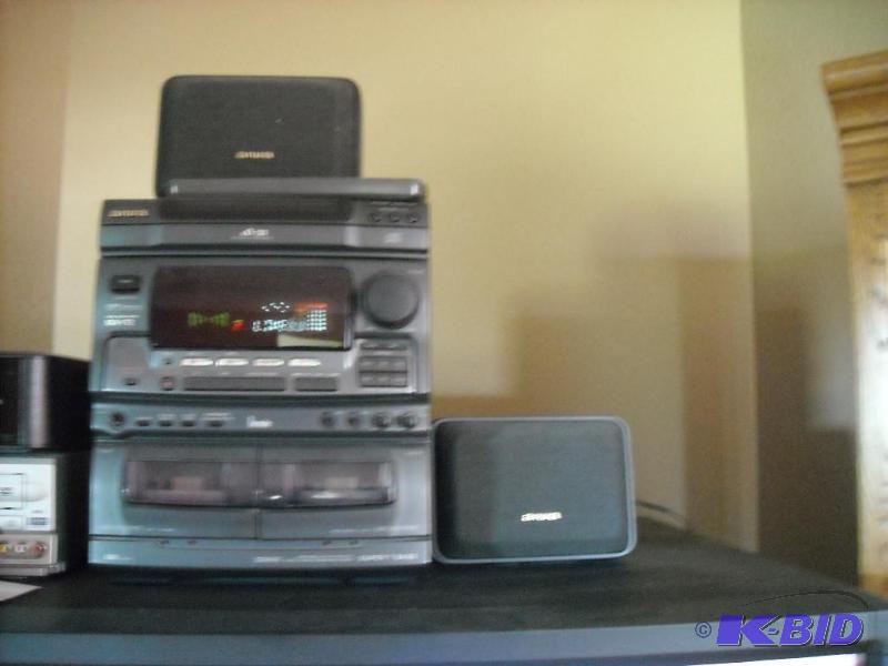 lot 216 image: Aiwa stereo system with remote and 2 speakers