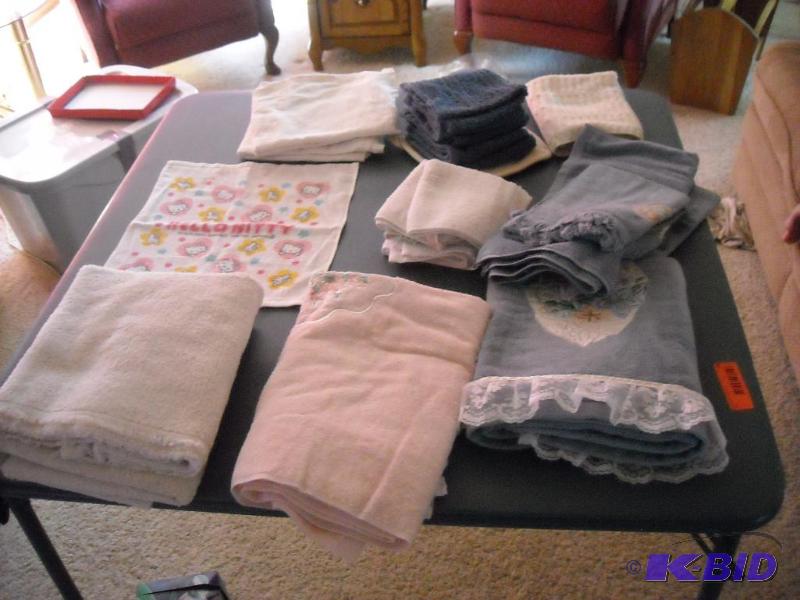lot 229 image: misc towels