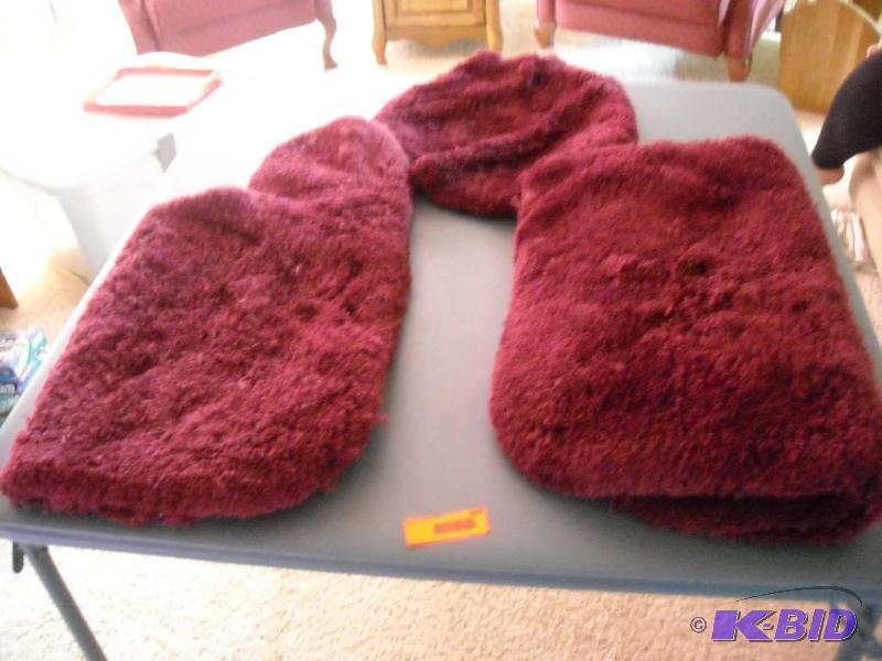 lot 232 image: bathroom burgundy rug set