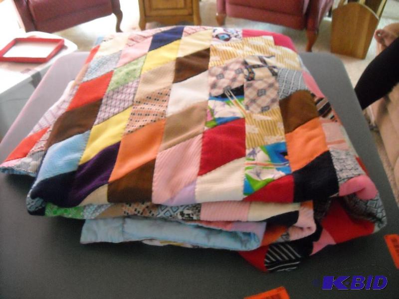 lot 233 image: homemade quilt