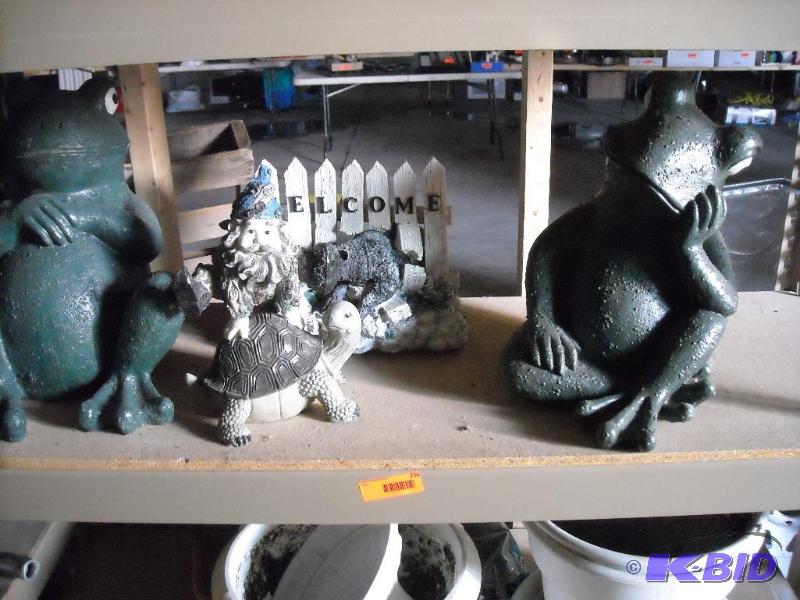 lot 250 image: misc lawn ornaments
