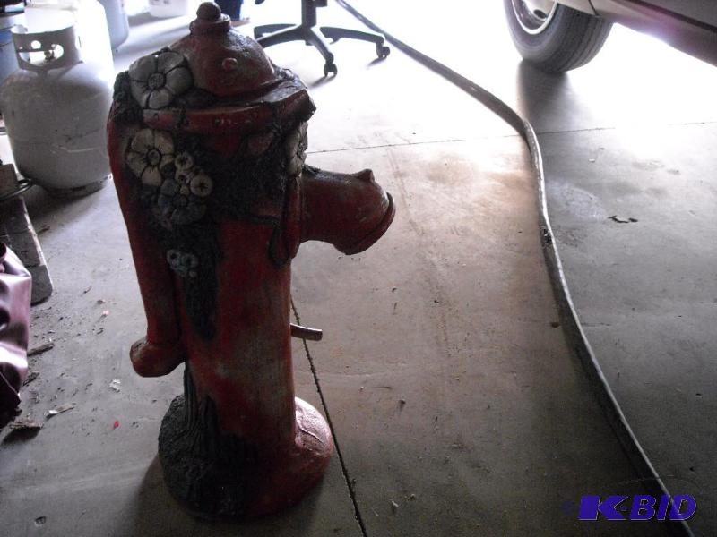 lot 253 image: fire hydrant lawn ornament