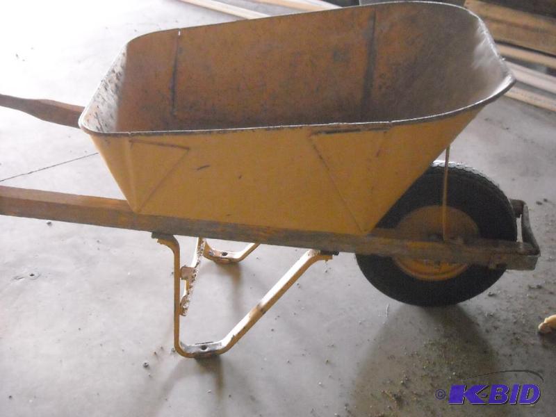 lot 260 image: commercial wheel barrel