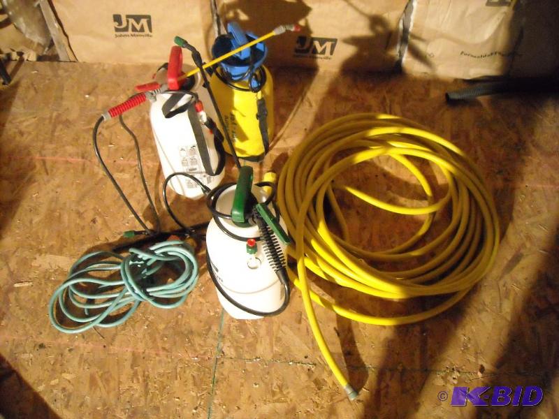 lot 282 image: 3 sprayers - 1- 1 gallon, 2 - 1.5 gallon, garden hose and extension cord